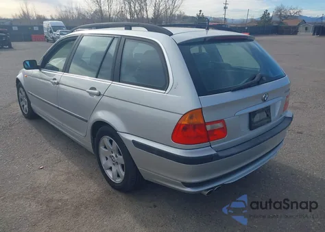 2003 BMW 325Xit z USA, uszkodzony, nr VIN WBAEP33423PF02649